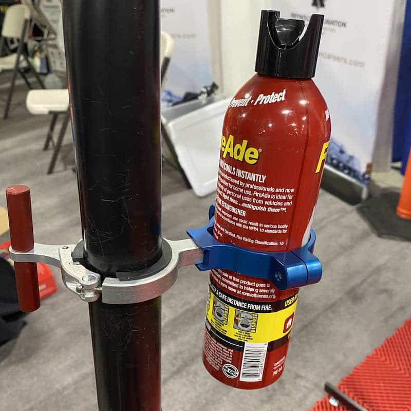Small fire extinguisher mount